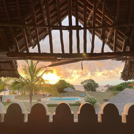 Pangani Cliffs Lodge Buitenkant foto