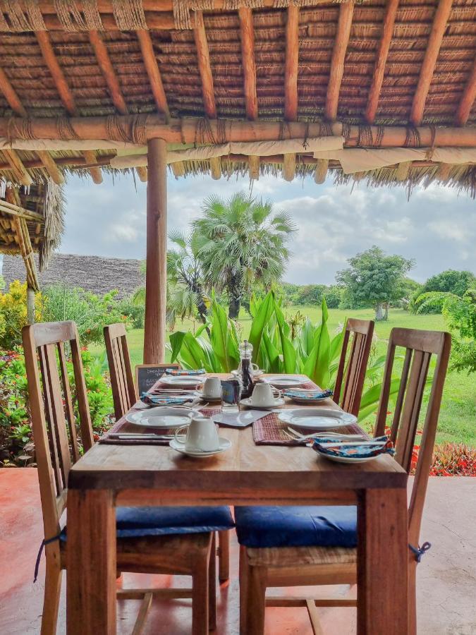 Pangani Cliffs Lodge Buitenkant foto