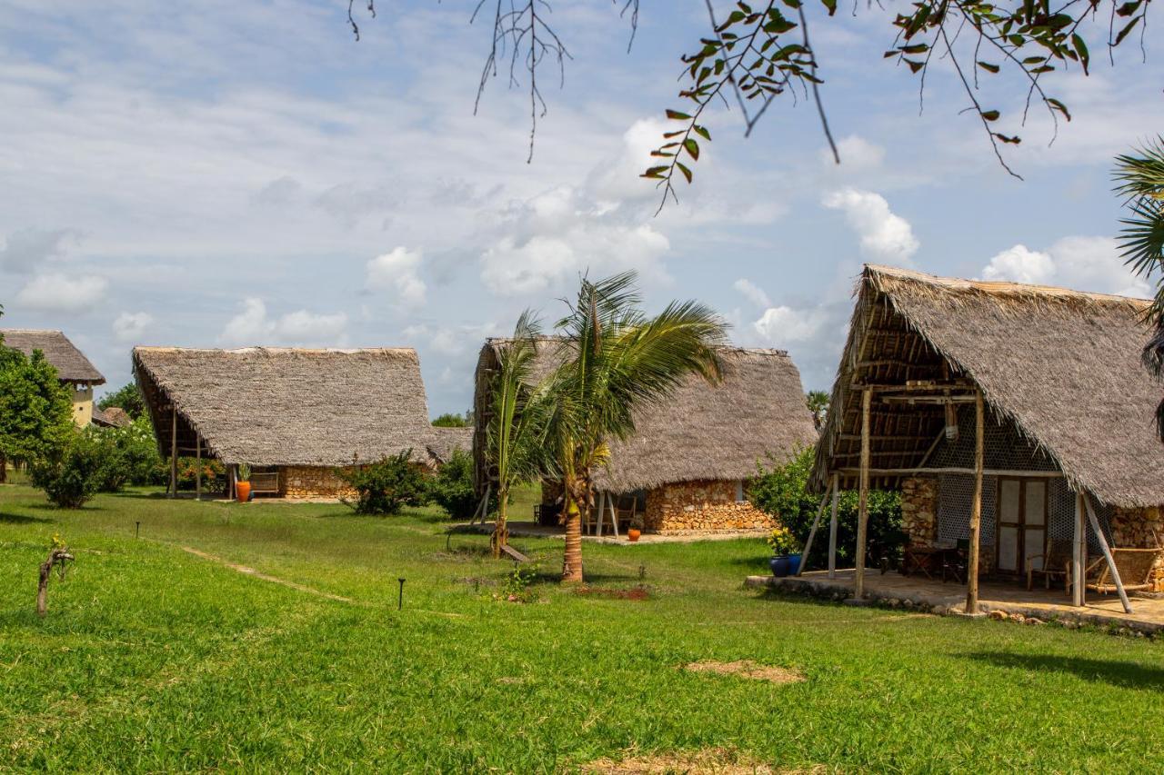 Pangani Cliffs Lodge Buitenkant foto