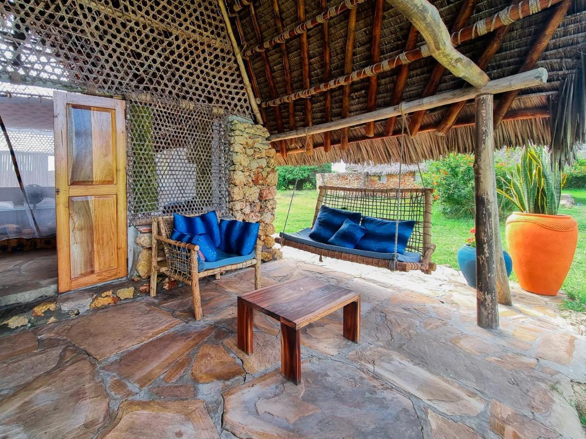 Pangani Cliffs Lodge Buitenkant foto