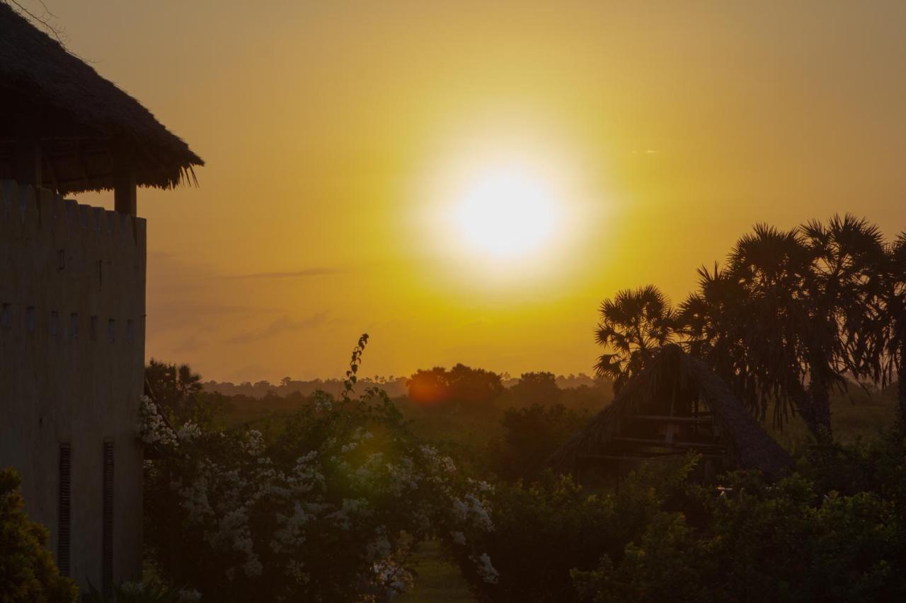 Pangani Cliffs Lodge Buitenkant foto