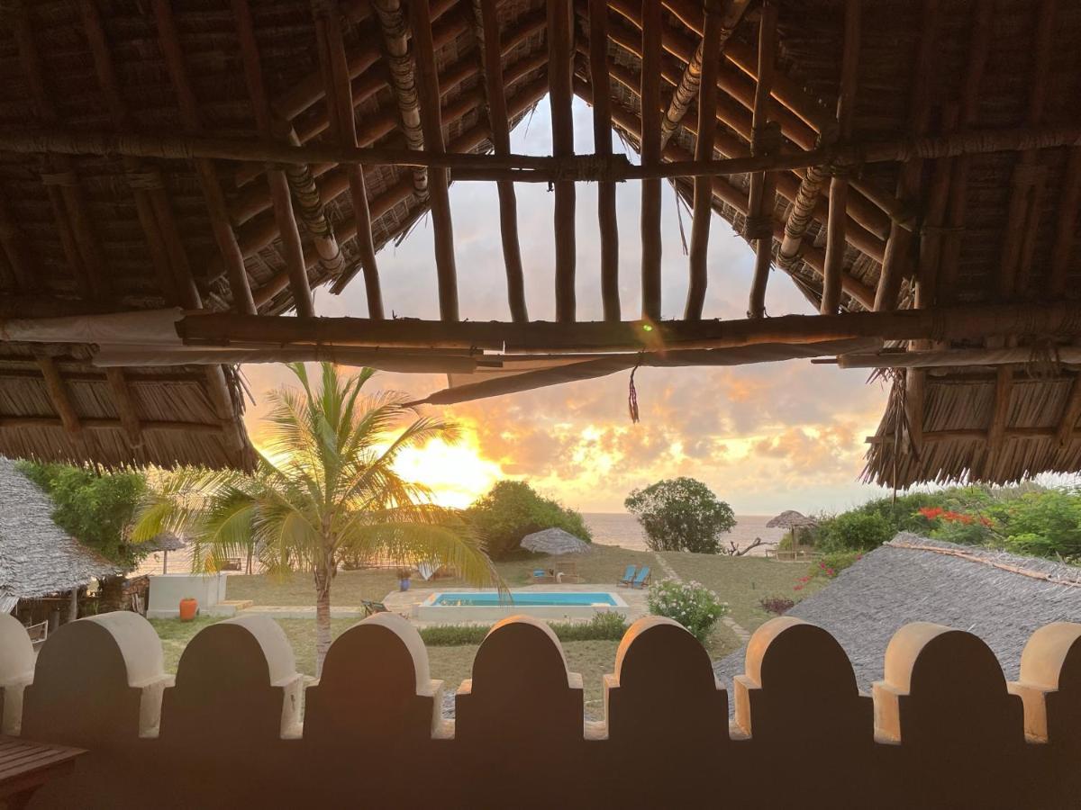 Pangani Cliffs Lodge Buitenkant foto