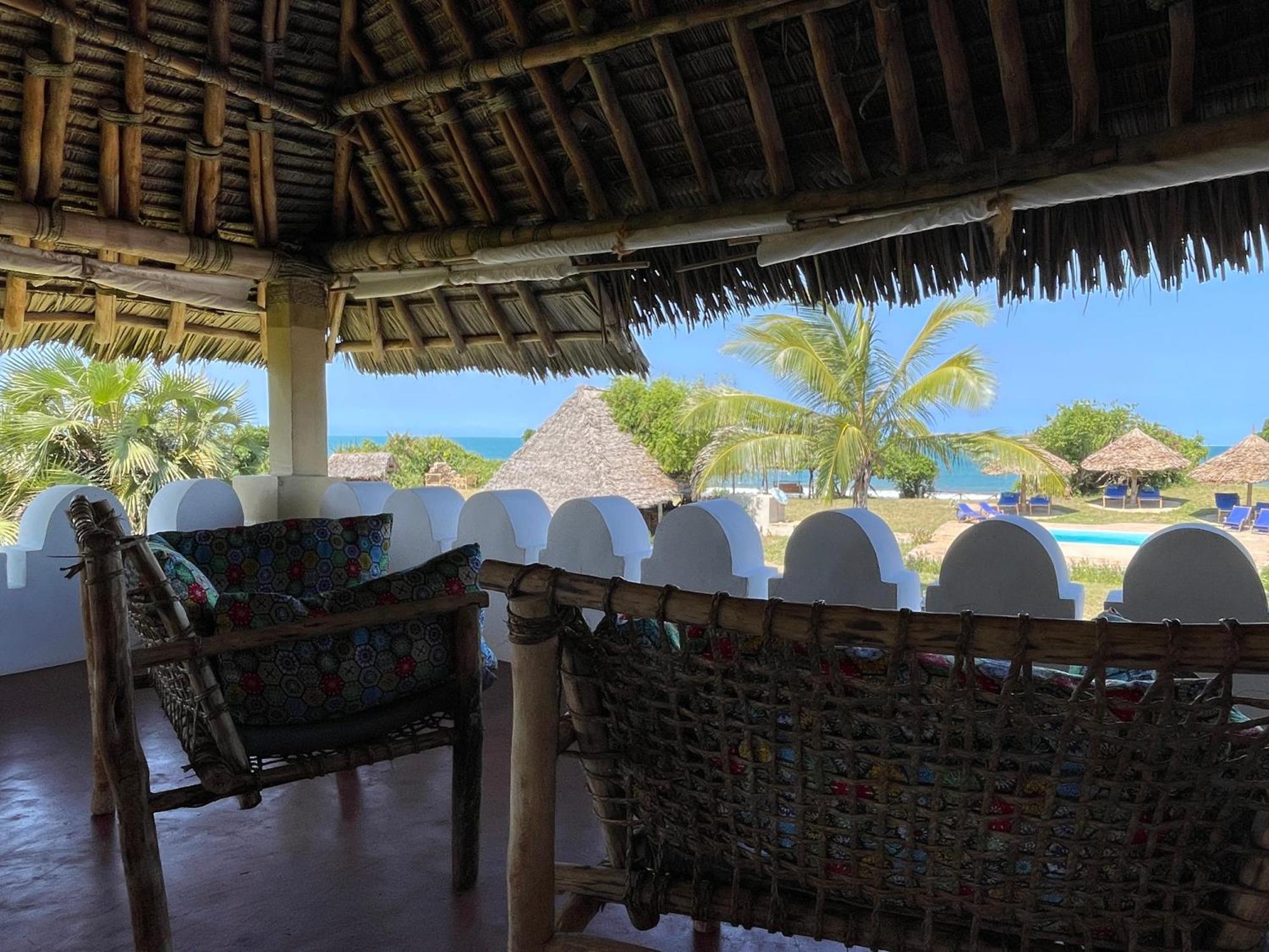 Pangani Cliffs Lodge Buitenkant foto