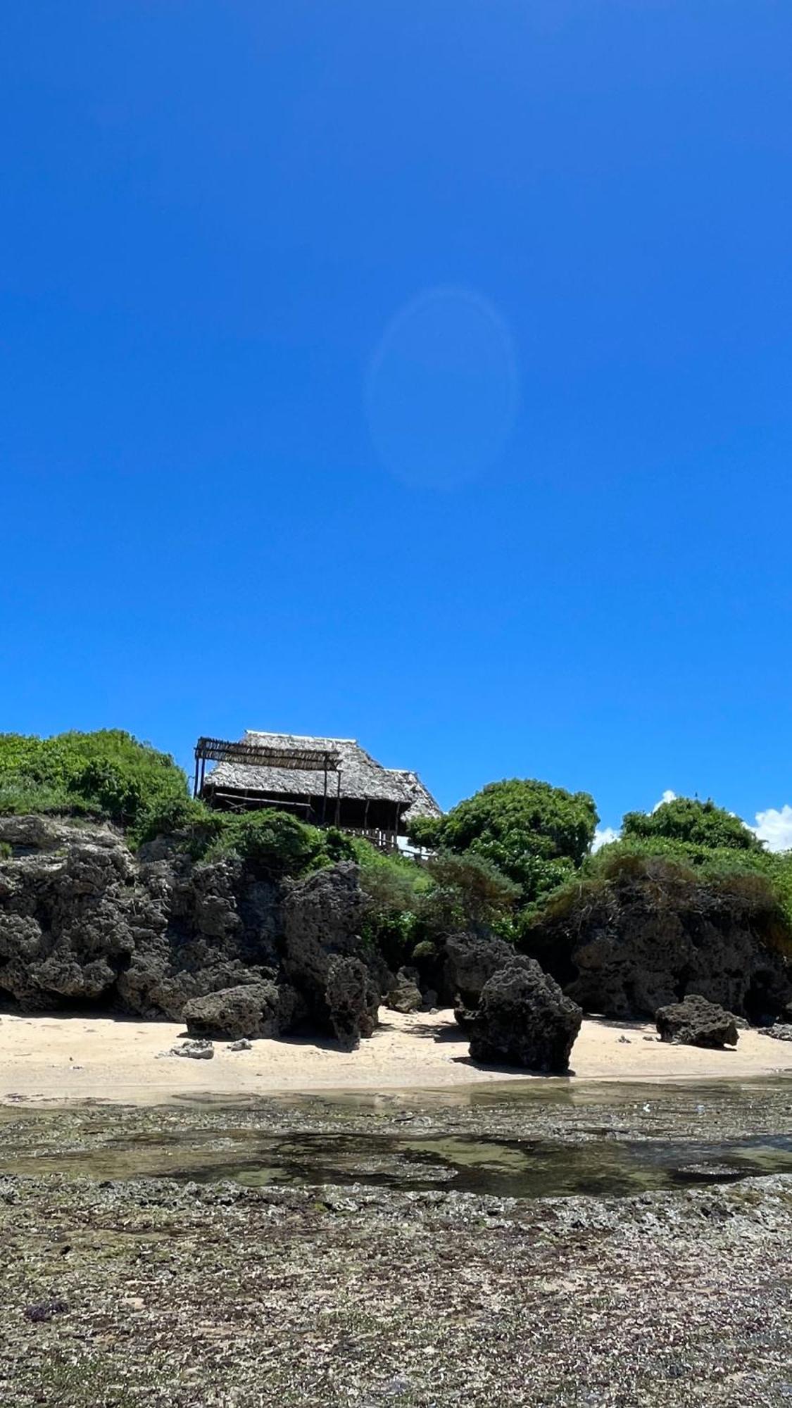 Pangani Cliffs Lodge Buitenkant foto