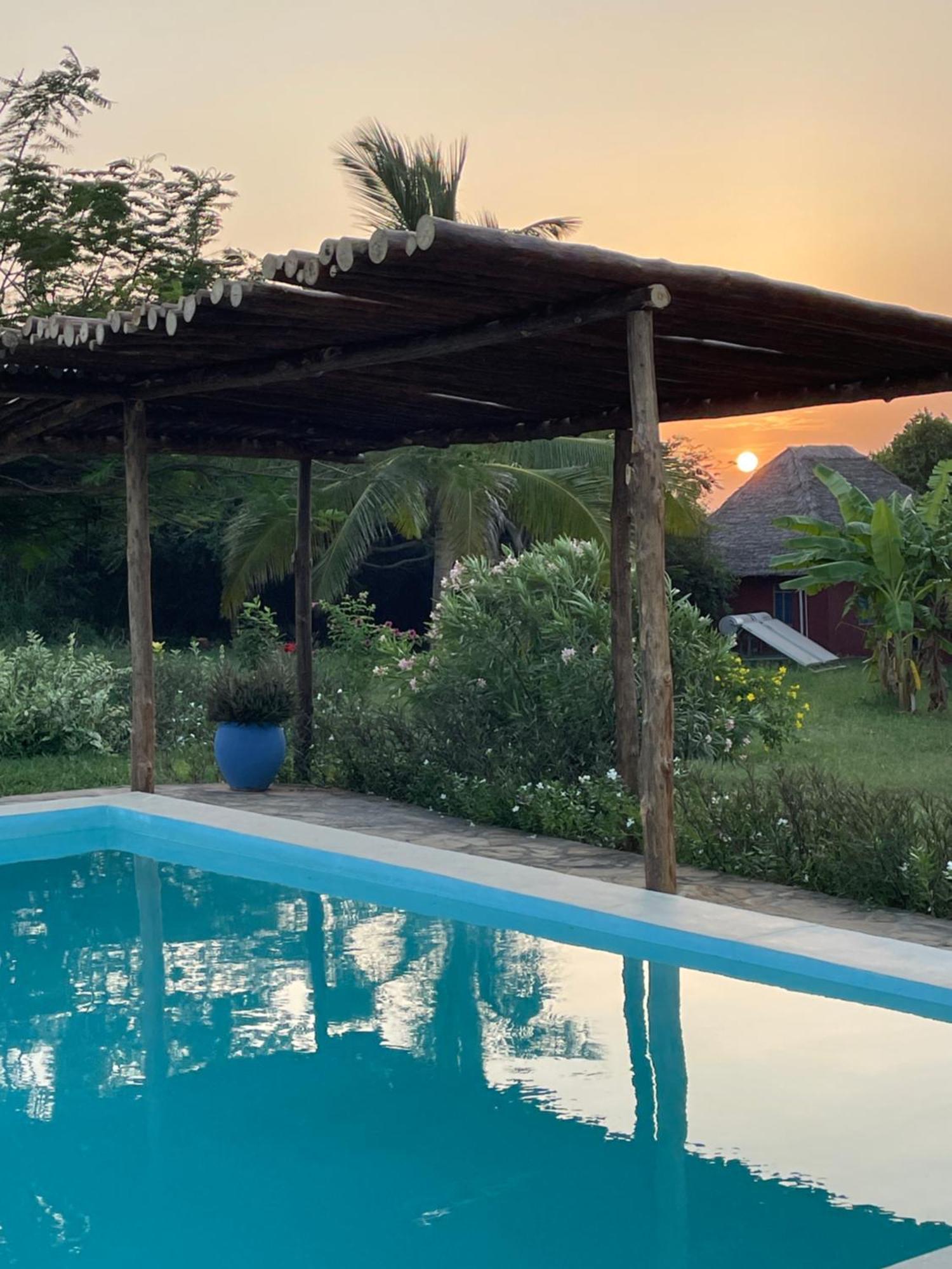 Pangani Cliffs Lodge Buitenkant foto