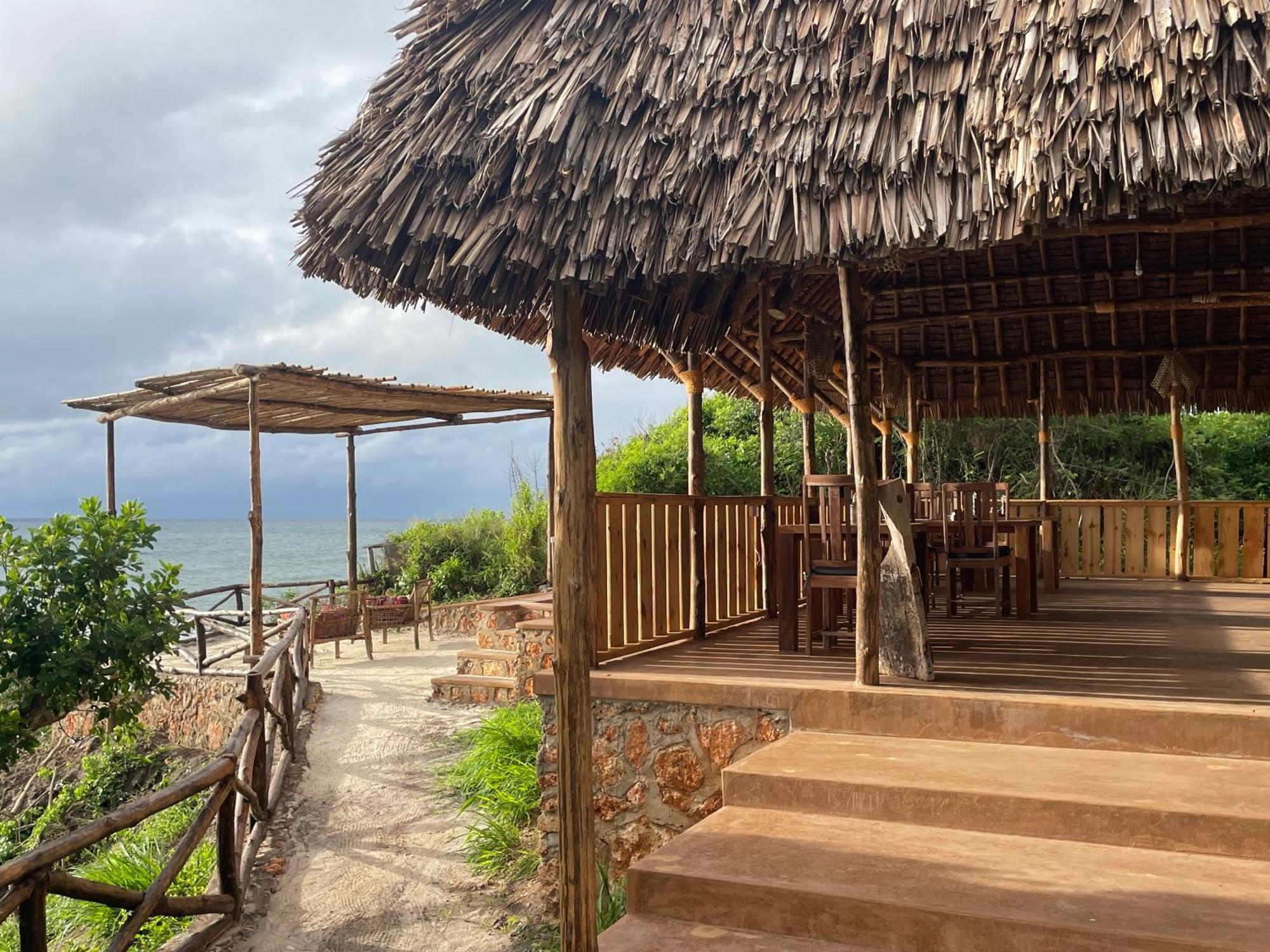 Pangani Cliffs Lodge Buitenkant foto