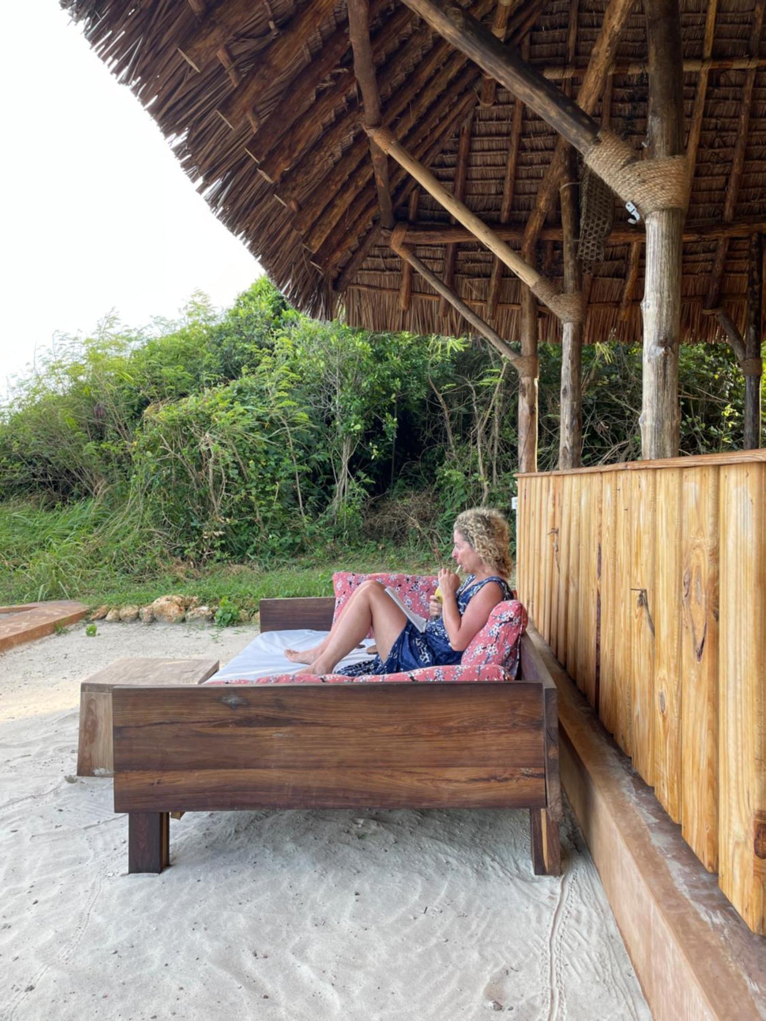 Pangani Cliffs Lodge Buitenkant foto