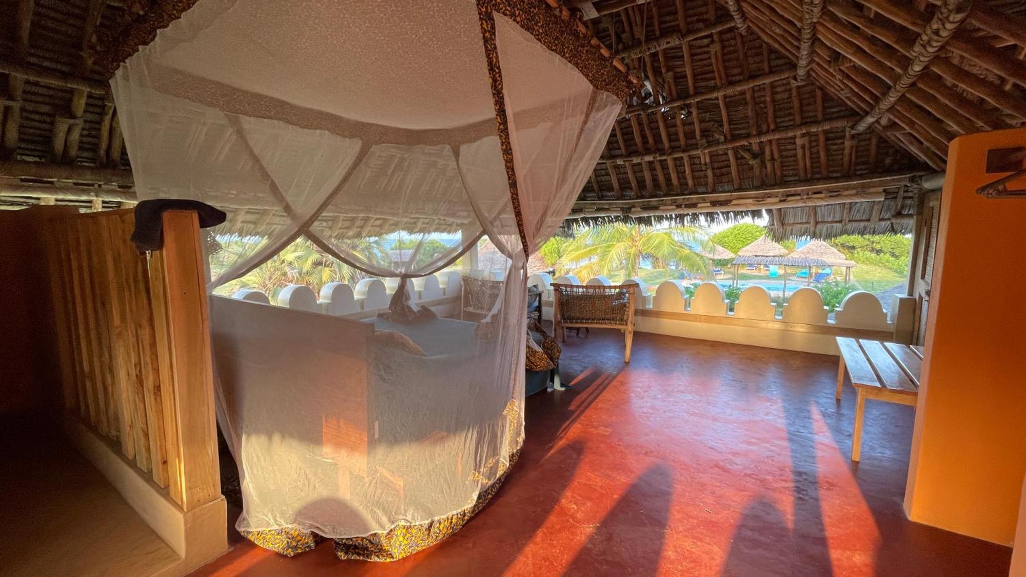 Pangani Cliffs Lodge Buitenkant foto